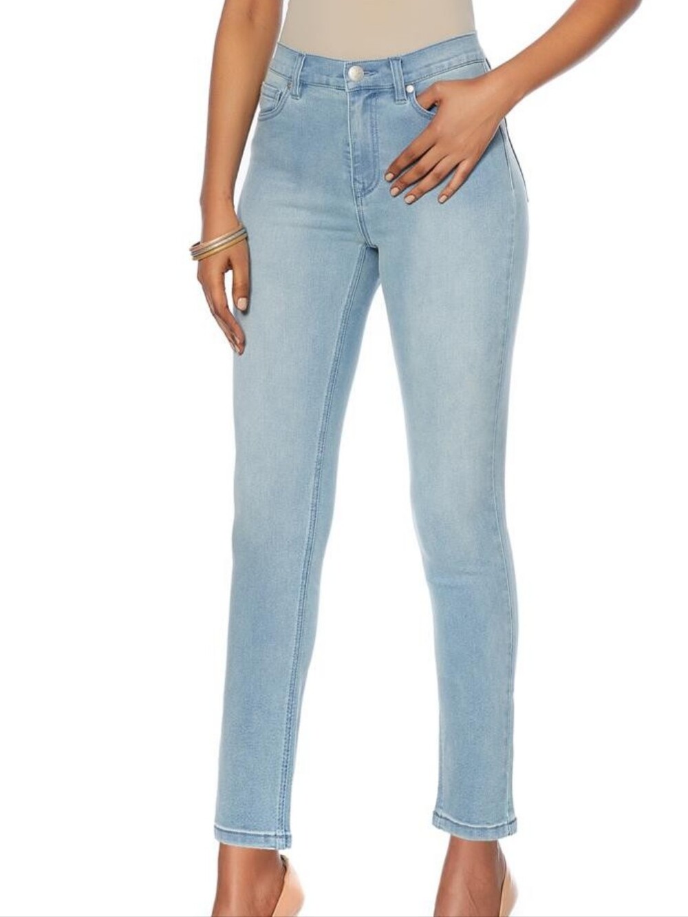 NWT!!  DG2 by Diane Gilman Light Blue Straight Leg Jeans